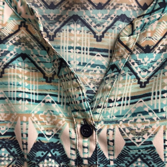 Catherines Button Up Blouse/Top Native American Print Design Size 2X (22/24) - Picture 5 of 12